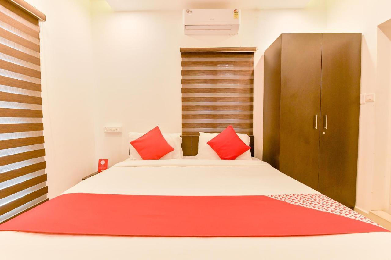 Vaccinated Staff - Oyo 15973 F Square Hotel Kochi Exterior photo