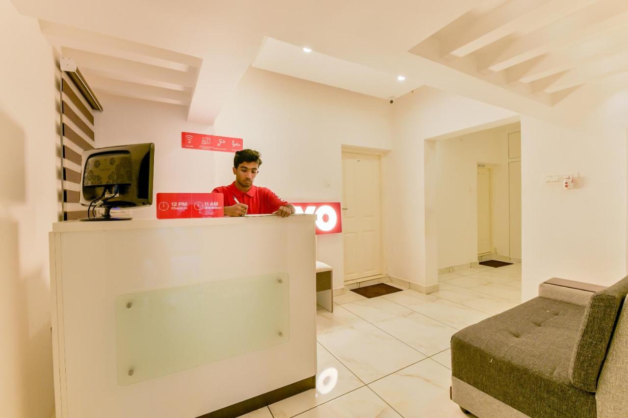Vaccinated Staff - Oyo 15973 F Square Hotel Kochi Exterior photo