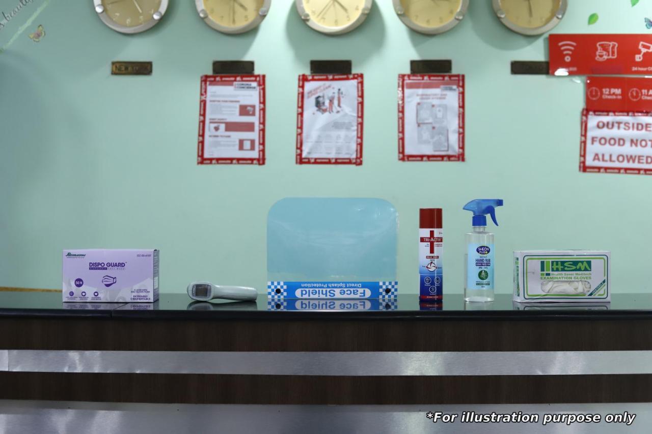 Vaccinated Staff - Oyo 15973 F Square Hotel Kochi Exterior photo