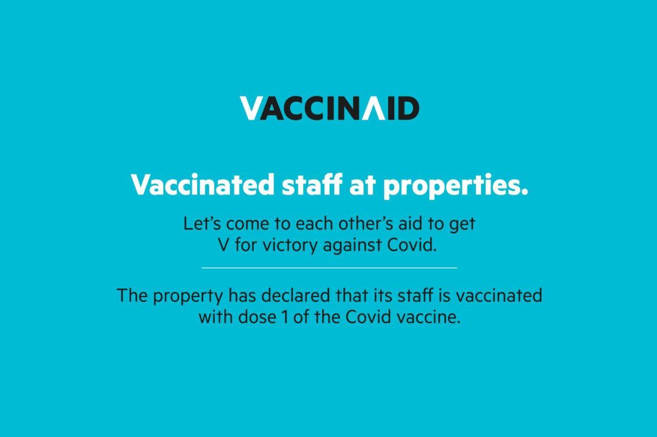 Vaccinated Staff - Oyo 15973 F Square Hotel Kochi Exterior photo
